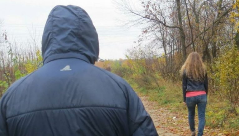 Павло довіряв дружині, бо любив та вірив. Але теща незабаром розплющила йому очі