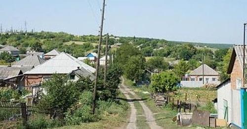 Моя дядько вирішив переписати свою квартиру на сина в якості весільного подарунка. На щастя, йому попався дуже розумний і добрий нотаріус.