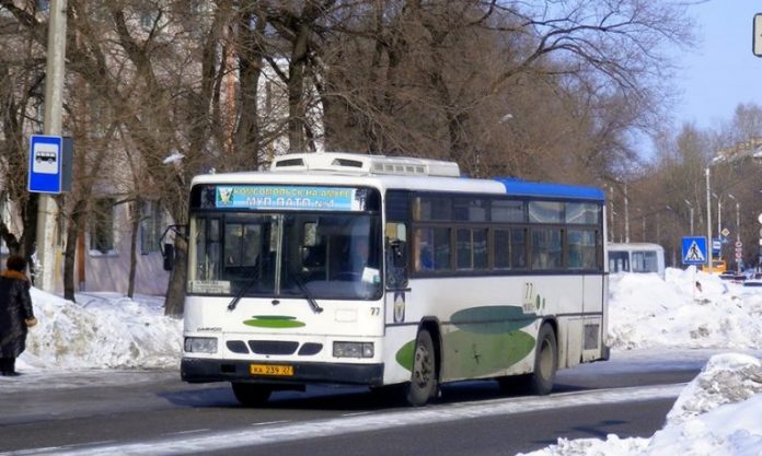 Молодий водій автобуса дав усім пасажирам життєвий урок. Те, що він зробив, просто захоплює