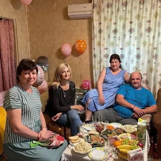 П’ять років я працювала за кордоном, щоб допомогти синові виплатити іпотеку на житло. А потім уже почала відкладати гроші на спокійну старість та ремонт будинку