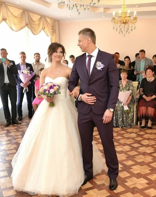 На нашому весіллі не було родичів з боку чоловіка. Ми навіть не надсилали їм запрошення