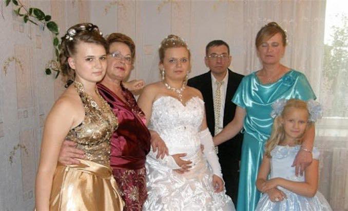 Я була щасливою, коли мене покликали на весілля подруги. Але те, що змусило мене там робити, не влазить у жодні рамки