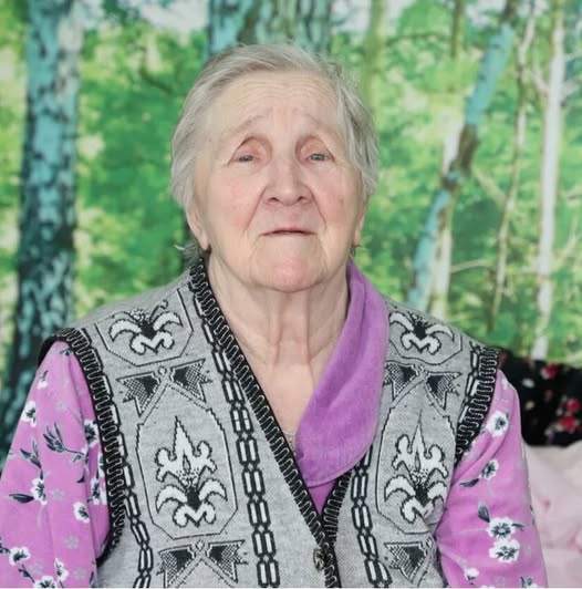 Моїй бабусі вже майже 70, і вона має одне залізне правило – не спілкуватися з родичами. Взагалі