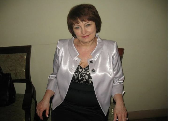 Ми з нетерпінням чекали на знайомство з нашою невісткою. Спочатку вона здалася нам неземною, але як вона повелася на сімейному святі… такого навіть у кіно не побачиш!