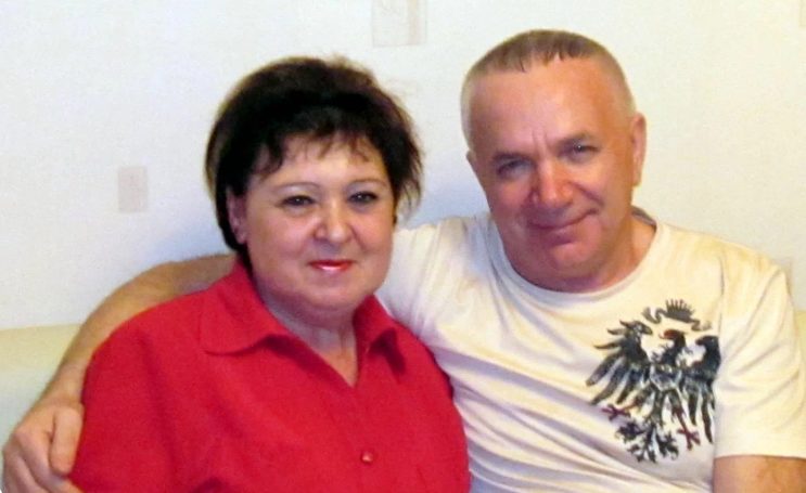 Мама вирішила, що я забезпечуватиму дочку її нового чоловіка. Довелося поставити всіх на місце