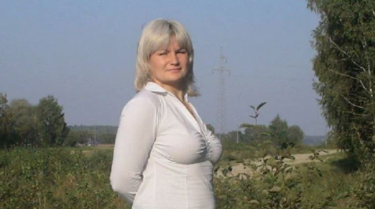 Коли багатий француз зробив мені пропозицію руки та серця, подруга вмовляла погодитись. Але нещодавно зателефонувала моя дочка – і тепер я розгублена.