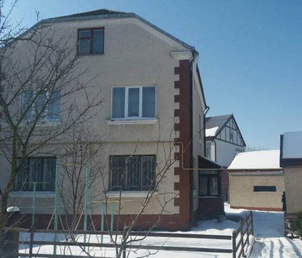 Коли я приїхала додому на свята, будинок було не впізнати! Справжній палац, я просто втратила мову. Робот-пилосос, сучасна кухонна техніка, ванна з душовою кабіною – все виглядало, як з журналу