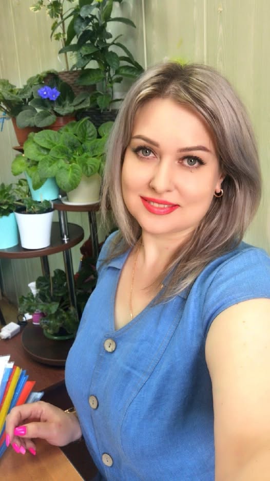 Моя сестра якось натякнула, що мій чоловік зраджує мені і в нього є кілька коханок.