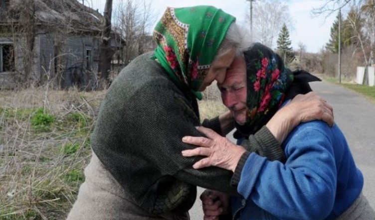 Моїйсусідці сьогодні виповнилося 90 років, і я вирішила піти привітати її. але коли увійшла до неї в будинок — не змогла стримати слiз