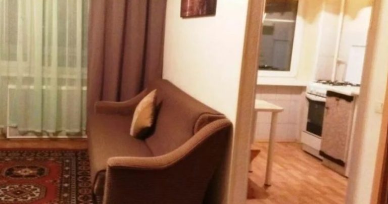 Марина заповіла свої квартири синові, поки готувалася до оnерації. Але все пройшло добре, і вона повернулася додому. Але побачивши, що наробив син, була в жа ху.