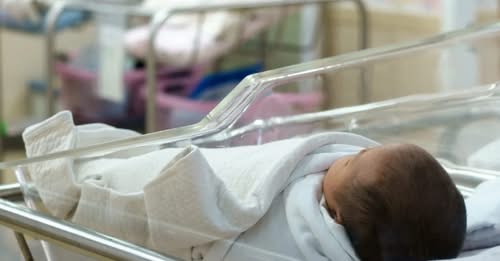 Коли рідні відмовилися від малюка через вроджений дефект, лише батько не покинув його. Він вирішив поставити сина на ноги, і його старання не пройшли даремно!