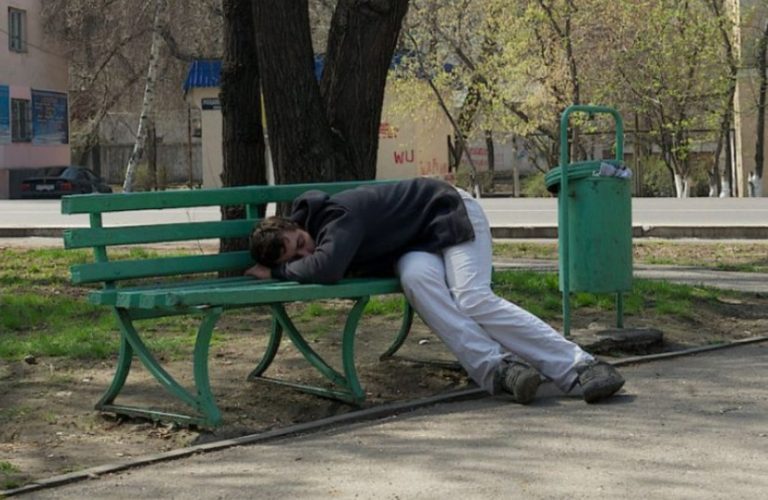 Притуливши у себе далекого родича, я, клянycя, навіть уявити не могла, що я отримаю замість своєї доброти і турботи.