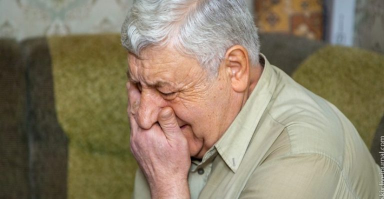 Олександр Михайлович був без настрою у день свого 60-річчя, адже діти та дружина не привітали його. Але не знав він який сюрприз на нього чекає попереду.