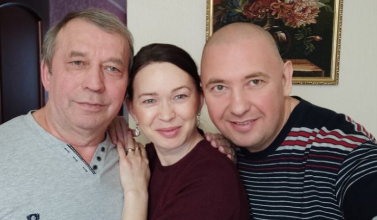 Разом зі своїм чоловіком я прожила в щасливому шлюбі цілих 25 років. Але в день то ржества я дізналася про нього таке, після чого життя перестала бути kолишньої!