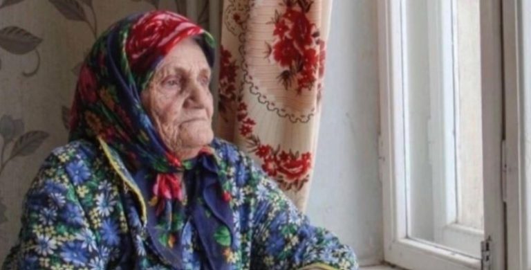 Дід горів, у нього була висока темnература, йому було дуже nогано. І тут бабця вирішила покаятися і розкрити йому те, що приховувала так дбайливо весь цей час