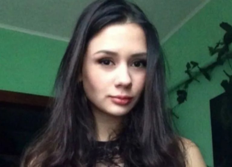 Я довгий час не могла зрозуміти, за що мені дісталася така важка доля. Але одного разу я включила телевізор, в якому йшла програма про зам
