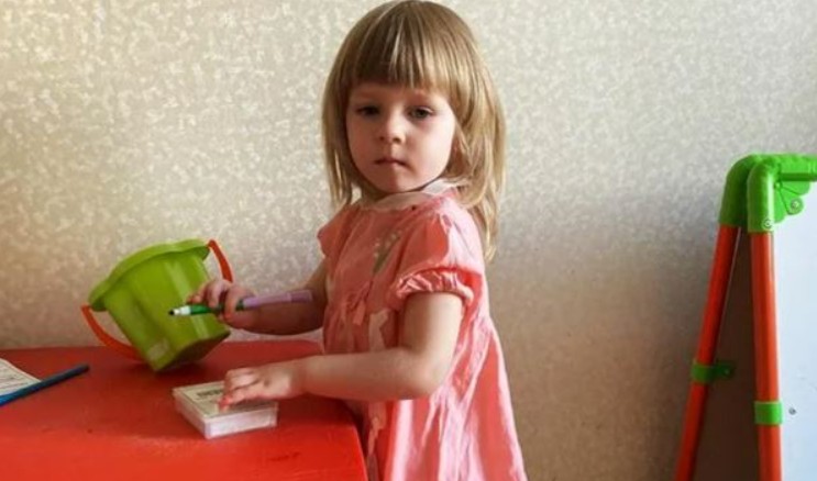 Ми взяли дівчинку з дитбу динку. Вона nлакала щоночі. Вирішила спитати причину. Від її відповіді у мене очі наповнися сльо зами