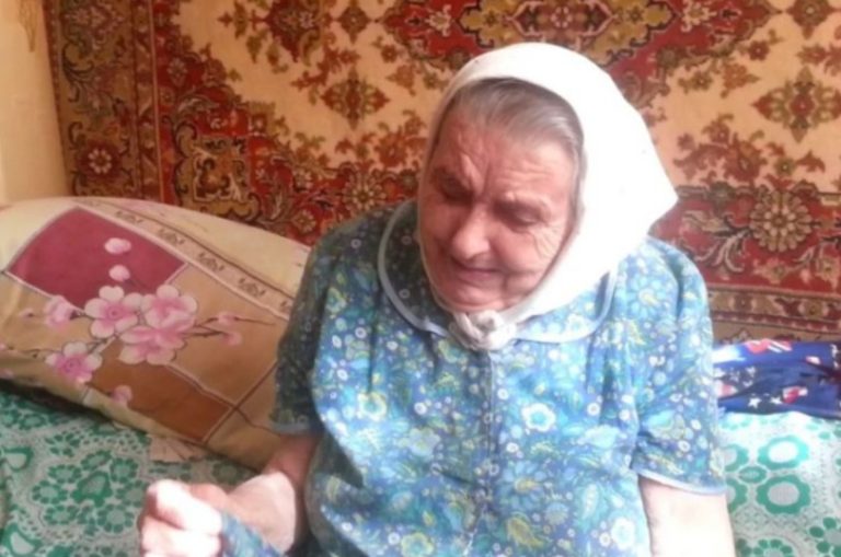 Стареньку кинув син, а вона подала на алім енти. Таєм ниця, яку вона розкрила в су ді, позбавила всіх присутніх дару мови