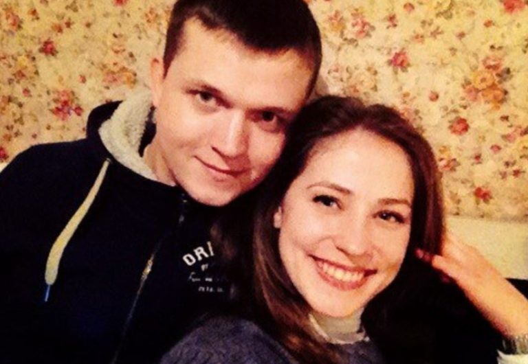 Після роз лучення Олена та Іван продовжували жити в одній квартирі, хоча усвідомлювали, що вони не мають спільного майбутнього. Проте доля незабаром втрутилася у їхні плани.