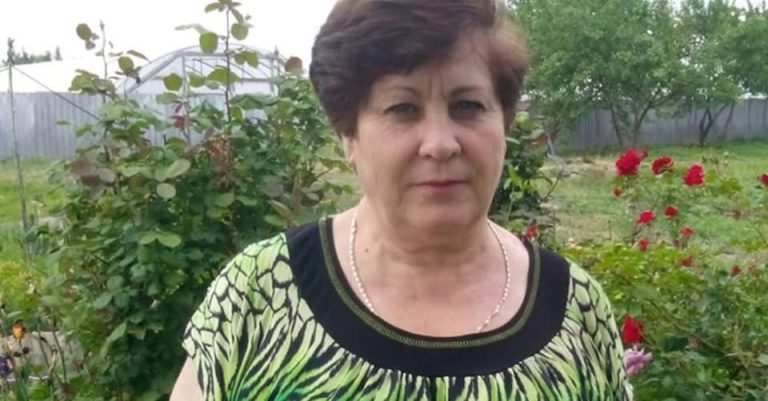 Мама повернулася з Греції, пропрацювавши там лише 6 років. На моє величезне розчарування вона не відклала для нас жодного євро.
