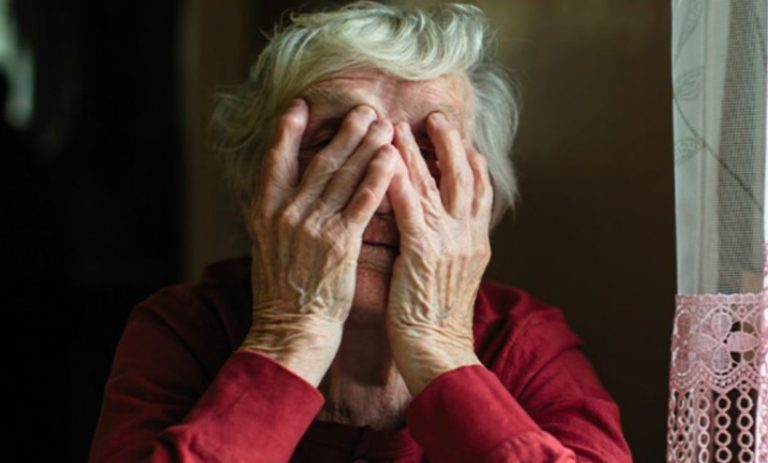 Для Надії не знайшлося місця як у рідному домі, так і у квартирі її дочки. Тому вона вирішила прийняти новий виклик – раз і назавжди змінивши своє життя.