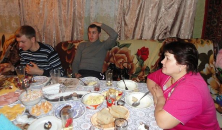 Син пішов знайомитись з батьками нареченої, а повернувся спустошений та заявив, що весілля не буде. Дізнавшись причину, у мене ледве тиск не підскочив