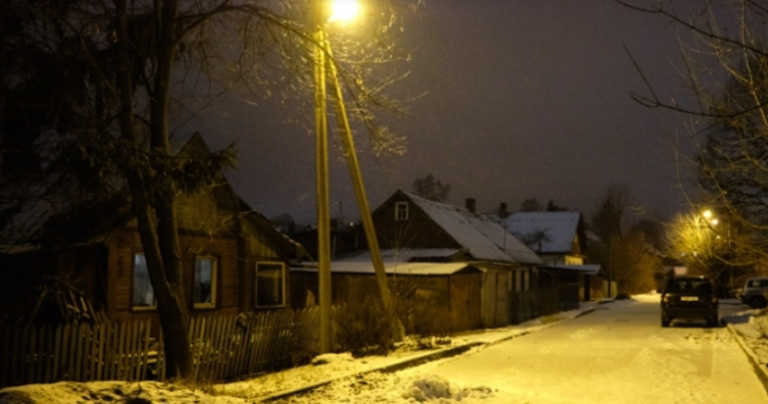 Того дня щось передбачило Іванові кинути все в клубі та бігти додому до бабусі. Він біг додому, скільки було сил у ногах, відчинив двері і завмер від побаченого.