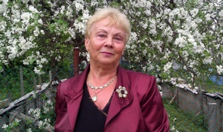 Як тільки ми з Павлом оселилися в квартирі моєї мами, я помітила, що вона поводилася ди вно. І одного разу, прийшовши додому рано, я все дізналася