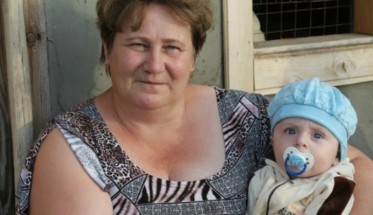Приїхала до сім’ї доньки на Новий рік. Але щойно побачила, як вони спілкуються між собою, готова була втекти з їхнього дому та йти додому пішки всі 500 км.