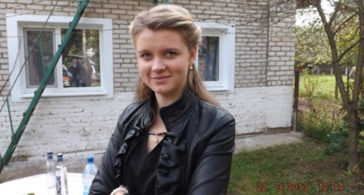 Зустрівши у дворі блакитнооку дівчинку, я погодилася дати притулок їй. А незабаром я дізналася про її сім’ю.