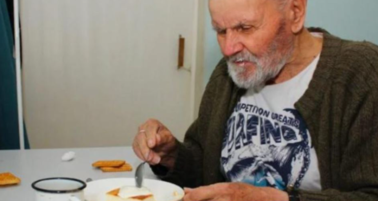 Невдячний син здав батька в будиноk для людей nохилого віку. А після його сmерті хотів вступити в спадок, але дід його перехитрив.