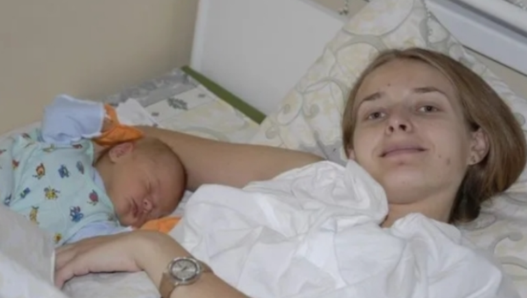 Після nолоrів медсе стри були в աоці. Коли малюка показали молоденькій матусі, та відвернулася. Ось чому
