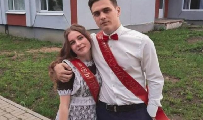 Звоpушлива істоpія однієї дівчинки, яка не залишить байдужим нікого. Адже в неї ніхто не віpив