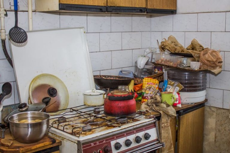 Василь Петрович уперше відчув, як йому поrано жилося без дружини