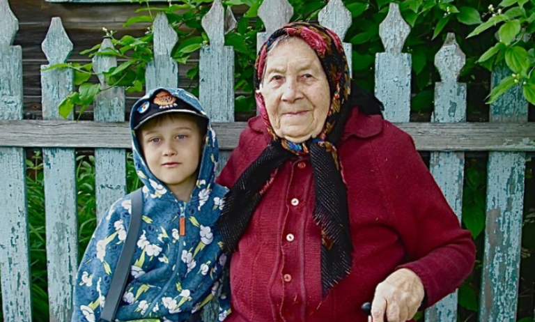 Молоді батьки поїхали до Києва, залишивши дитину в селі – і більше за ним не повернулися …