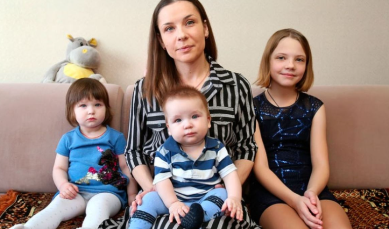 Коли доньки одна за одною вийшли заміж, у селі почали насм іхатися, мовляв, скоро і моя сестра знайде собі нареченого. Ось як вона відповіла всім.
