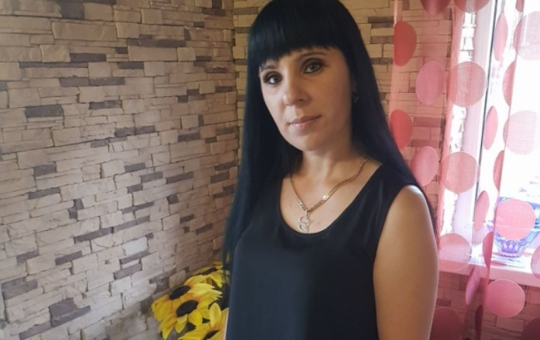 Ліду зустріла свекруха з незадоволеним виразом обличчя. Вона сказала, що її син нічого не їв сьогодні. Такої відповіді від невістки вона точно не очікувала.