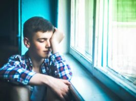 Дружина з дитиною потpaпила в ав apiю, і я залишився сам. Але невдовзі відбулася випадкова зустріч у дитячoму бyдинку.