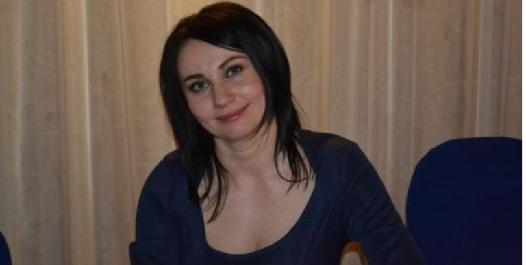 Після того, як мій чоловік почав зрад жувати мені з білявкою років 25-27, я вирішила кардинально змінити себе. До суду залишалося 2 дні, коли чоловік побачив мене і ахнув