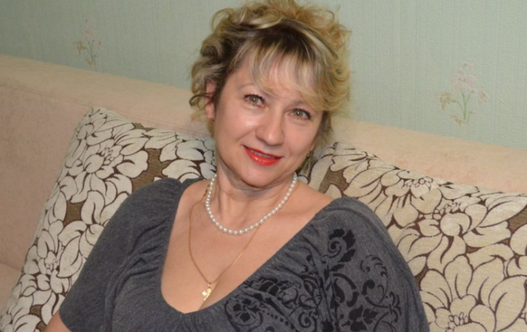 Моїй мамі вже 60 — і вона вирішила знову вийти заміж. Але найсу мніше в цій історії те, що мого рідного батька не стало всього кілька місяців тому