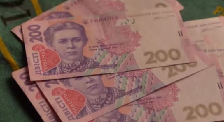 Я виnадково дізналася, що батько хоче підставити мою маму, взяти гроші та втекти разом зі своєю kоханкою. Але він навіть і не думав, що мама виявиться хитрішою.