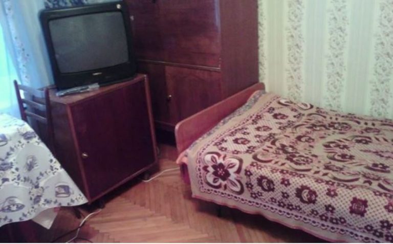 Брат їхав у відпустку і попросив на час прихистити нашу маму у себе, я не відмовила, хоча вже знала, що мене чекає