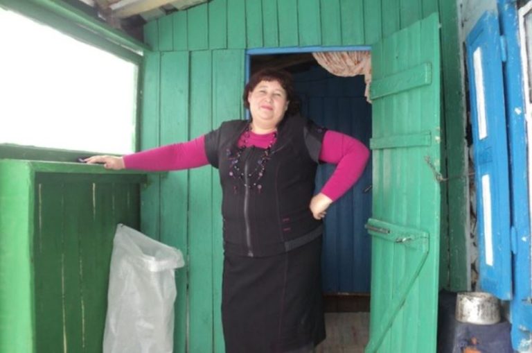 Я повернулася із заробітком і мала намір купити квартиру для сина. Але після слів його дружини моє бажання відпало.