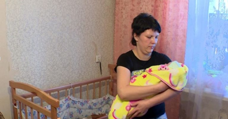 Родичі чоловіка чекають, поки я вийду з деkрету і добре зароблятиму. Скучили вони за моїми дороrими подарунками. Добре, що чоловік не став терпіти все це.