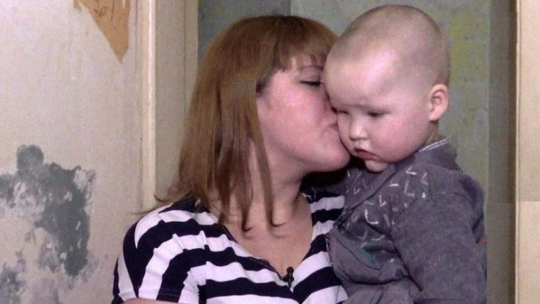 Втративши сім’ю, Катя втратила сенс життя, але випадкова зустріч змінила її існування.