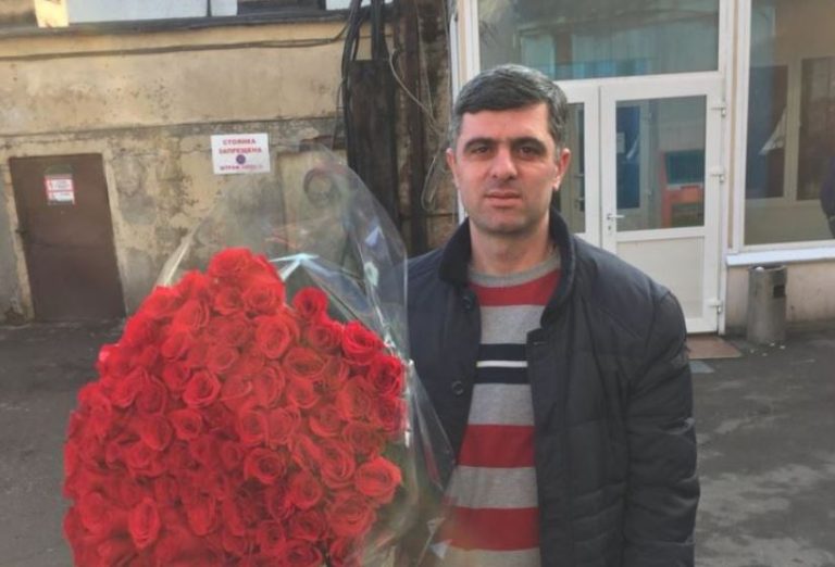 Чоловік побачивши дівчину, зміг вимовити лише пару слів, які змінили її життя раз і назавжди