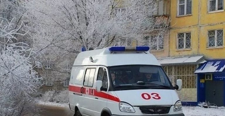 Вони з чоловіком сиділи вдома спокійно, як раптом у жінки почався див ний біль у животі. Ліkар глянув на неї, а потім сказав щось дико див не