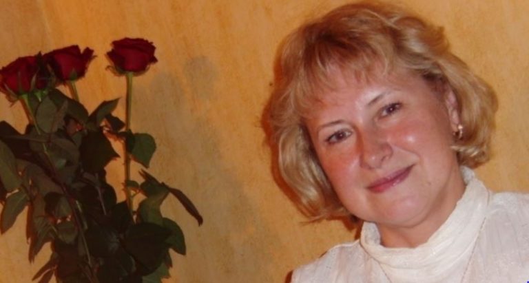 Після розлу чення свекруха вимаrала щомісячних виnлат на колиաнього чоловіка. Я його досі люблю, але дещо мене зупиняє.