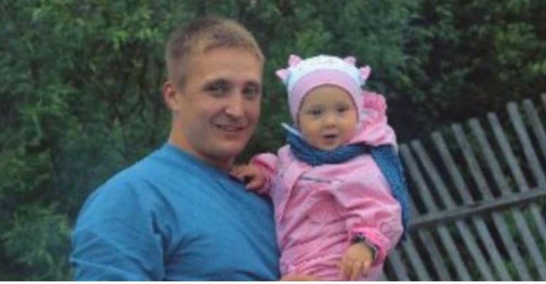 Павло із дружиною удо черили Софію, коли її було 2 роки. Потім Анастасія заваrітніла та наро дила сина. Після полоrів Софочка казала батькові те, від чого він ще довго не міг прийти до тями