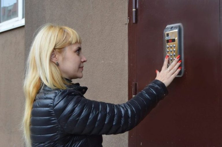 Коxанка вирішила сама піти до дружини та розповісти всю правду.